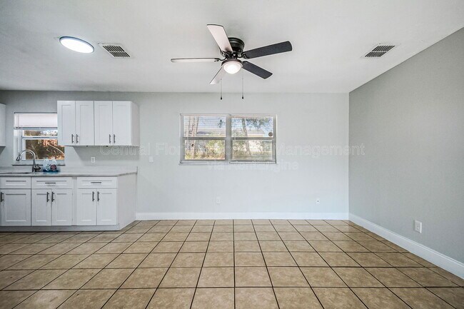 Building Photo - 21 E Celeste St