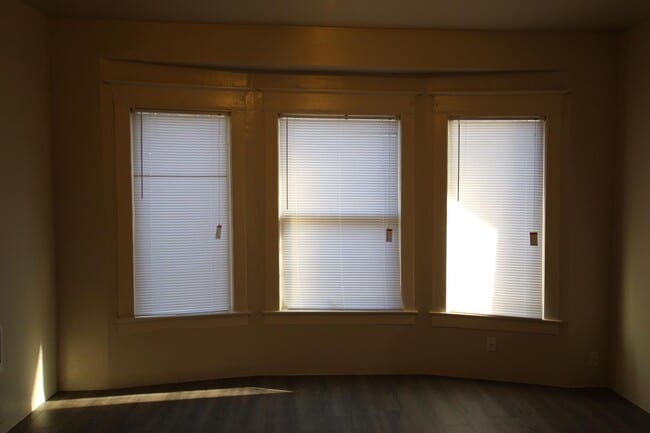 Building Photo - Beautiful 3bd1ba SF House with a Huge Yard...