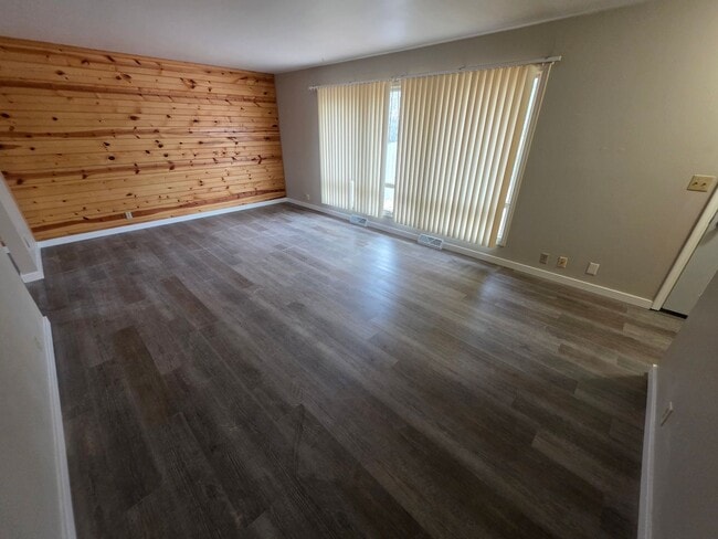 Building Photo - 1505/1507 Harding Ave