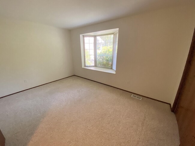 Building Photo - 501 E Michelle Dr