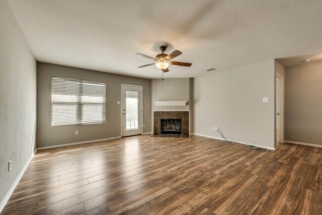 Building Photo - 9917 George Washington Dr