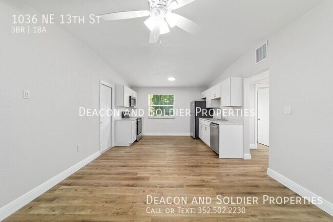 Building Photo - 1036 NE 13th St