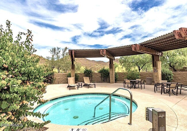 Building Photo - 2012 W Chimney Rock Rd