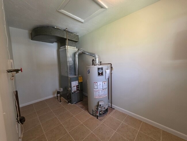 Building Photo - 196 Manzella Ct