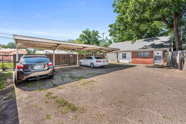 Building Photo - 3407 Janet Dr