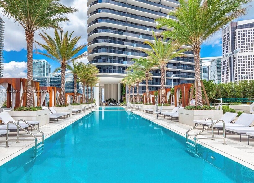 Building Photo - 801 S Miami Ave