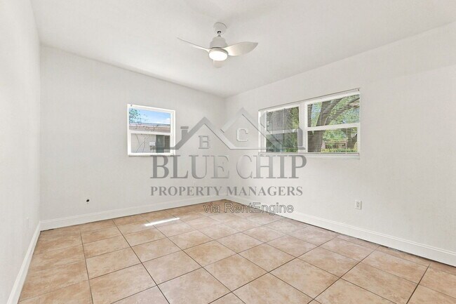 Building Photo - 6714 Nina Rosa Dr