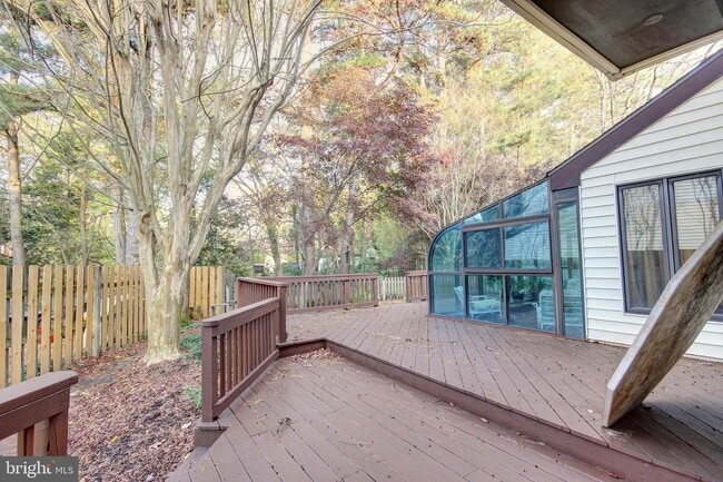Building Photo - 133 N Park Dr