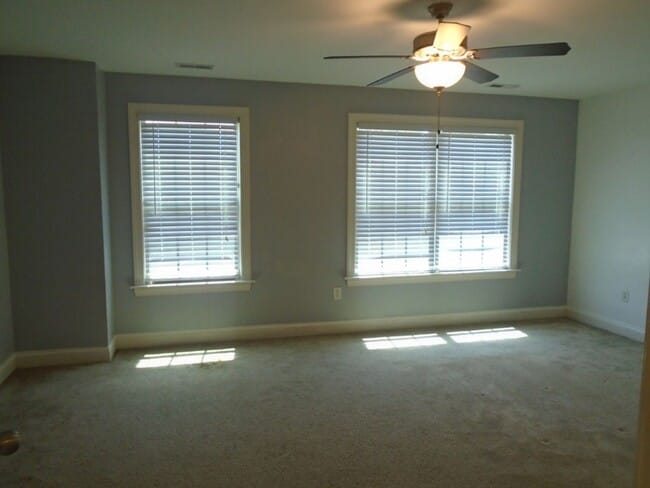 Building Photo - Stunning 5-Bedroom, 3.5-Bath Home with Bon...