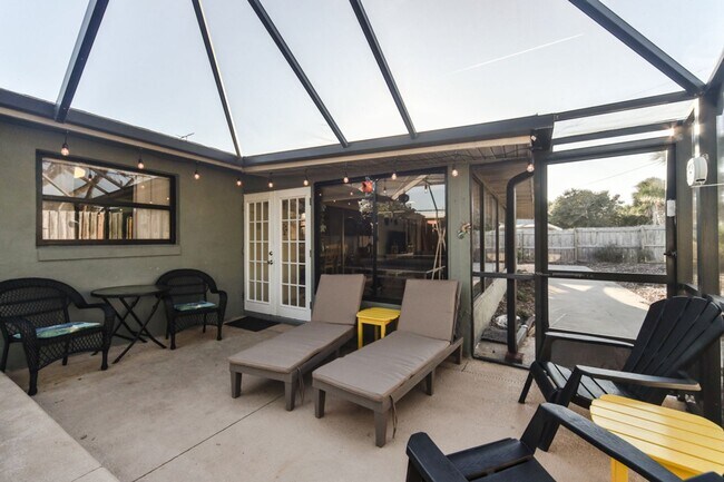 Building Photo - Vacation Rental Amazing Pet Friendly 3 Bed House with a Heated Pool