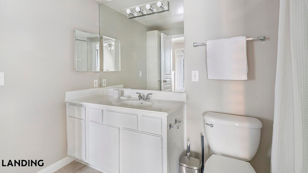 Building Photo - 2500 Woodland Park Dr