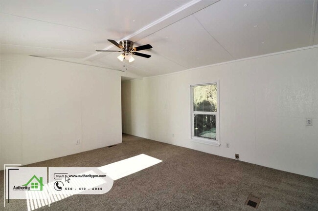 Building Photo - 3466 Shirley St