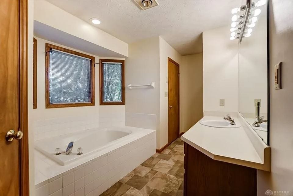 Master Bath - 451 S Wolf Creek Pike
