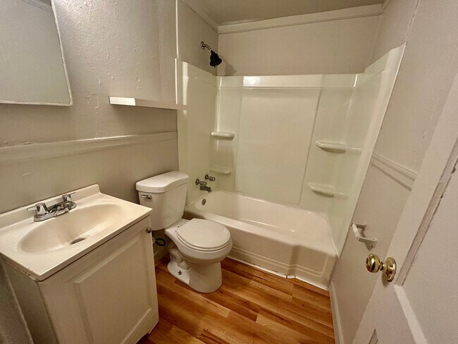 Building Photo - 1 Bedroom in Lexington!