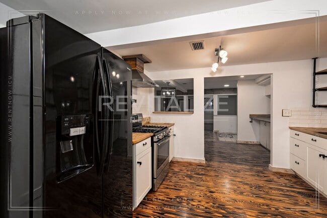 Building Photo - Charming Foley Bungalow with Timeless Character and Plenty of Storage!