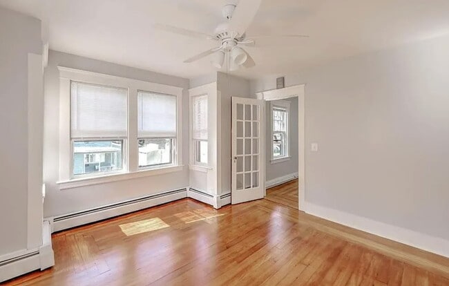 Building Photo - 154 Blanding Ave