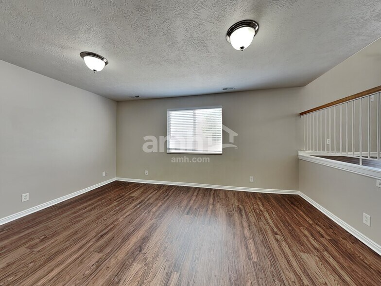 Building Photo - 5521 W Stone Blf Wy