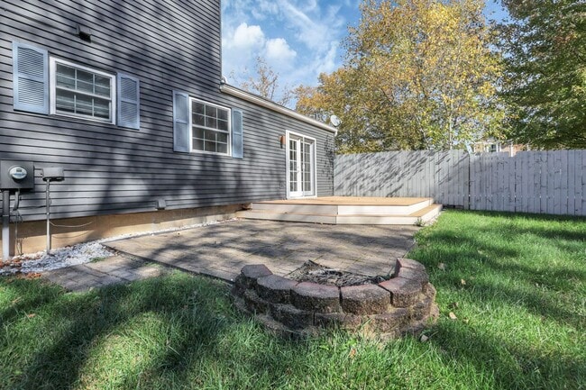 Building Photo - 5399 Thornburg Ct