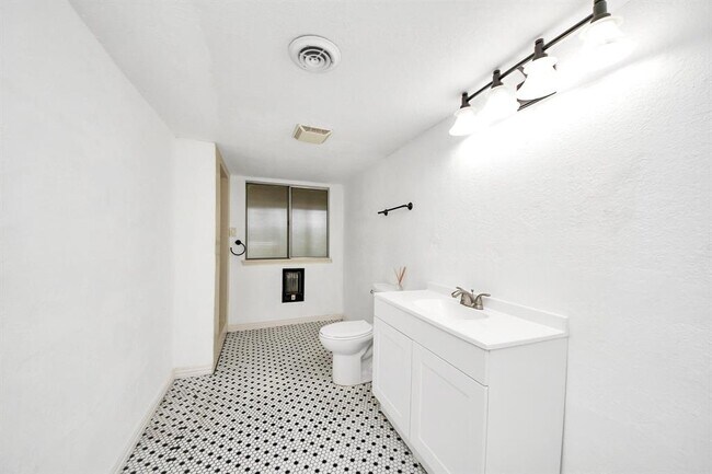 Building Photo - 6304 Crab Orchard Rd