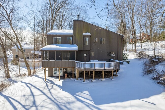 Building Photo - 4-bedroom 2.5-bath home in Cortlandt Manor
