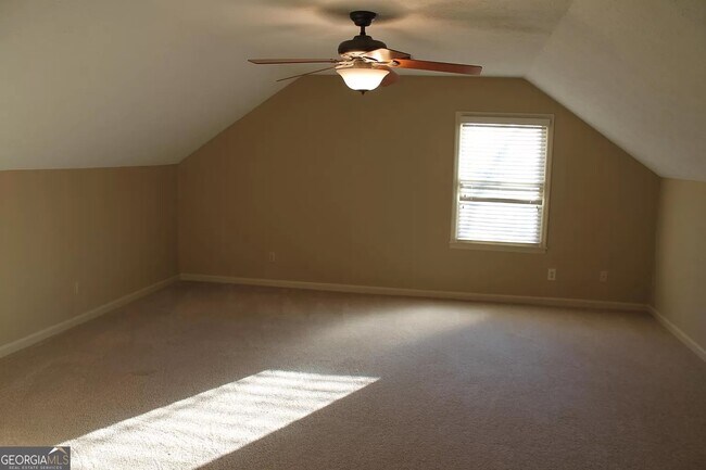 Building Photo - 5745 Hendrix Rd