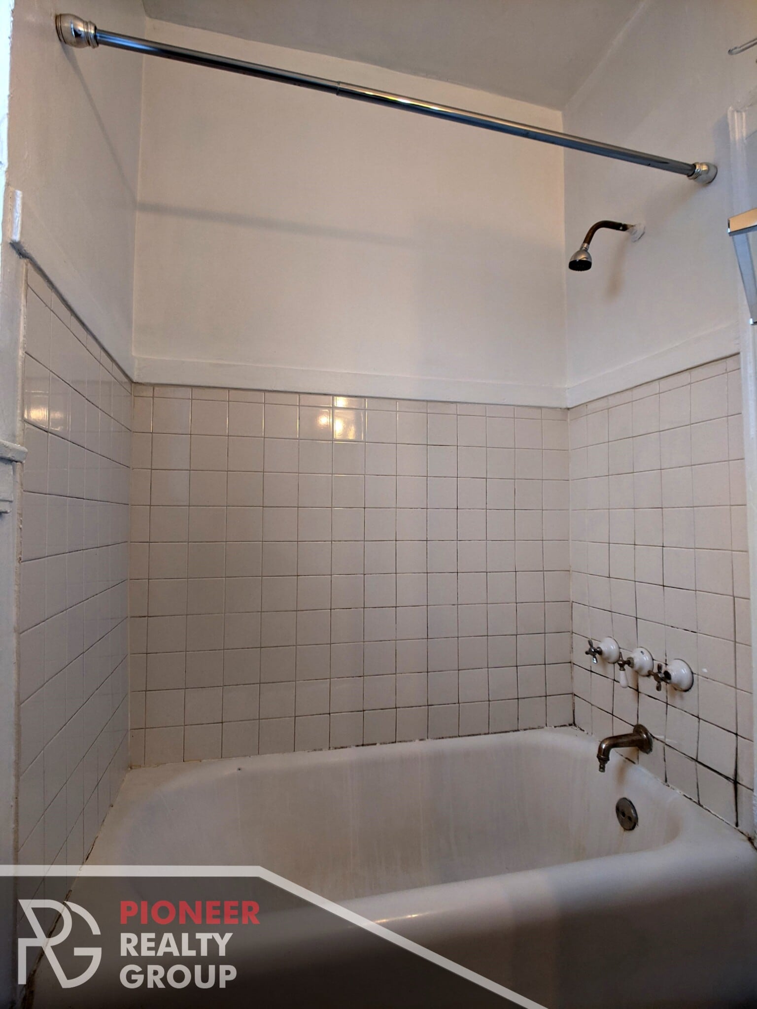 Building Photo - 4857 N Damen Ave