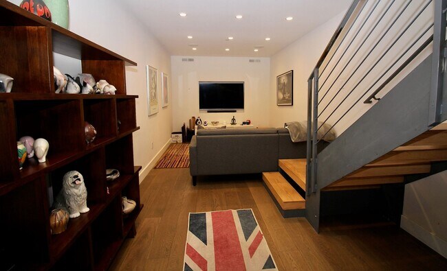 Building Photo - Bright, Stylish Living with Exceptional Ou...
