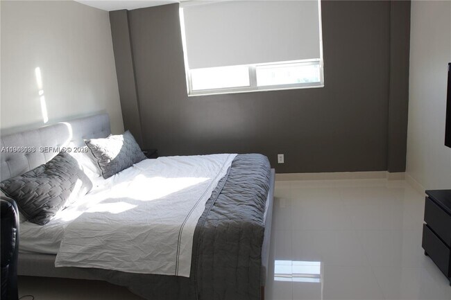 Building Photo - 19390 Collins Ave