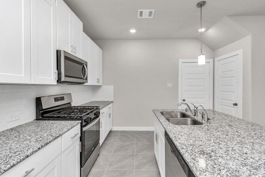 Building Photo - 17407 Bluemink Ln