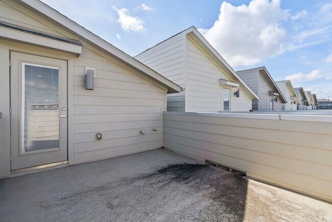 Building Photo - 316 Jensen Dr