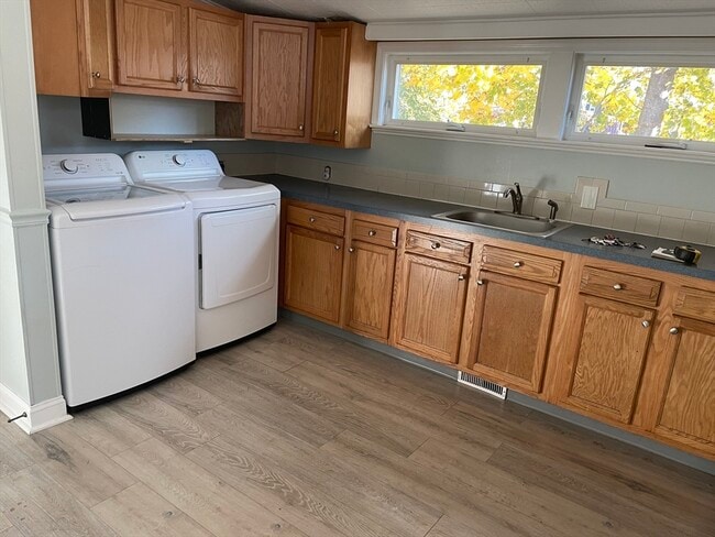 Building Photo - 29 Freeman St