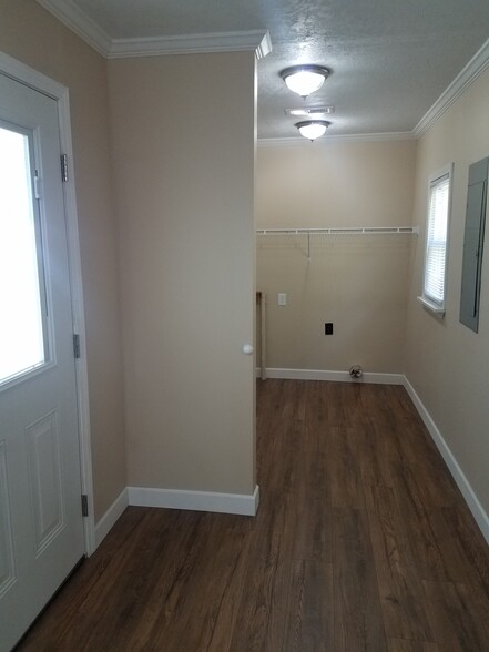 Utility Room - 157 Davis Ln