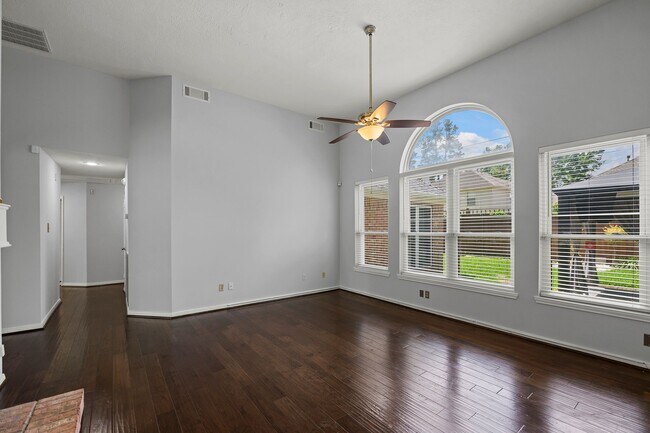 Building Photo - 10331 Millridge N Dr