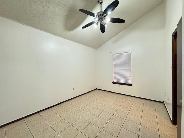 Building Photo - 712 Zebra Dr
