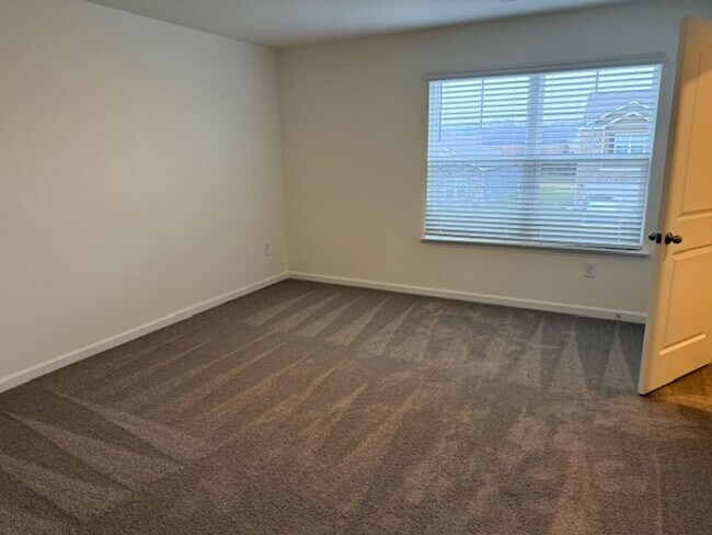 Building Photo - Maryville 37803 - Brand New Build in Maryville! 5 bedroom, 3.5 bath home - Contact Troy Adams (86...