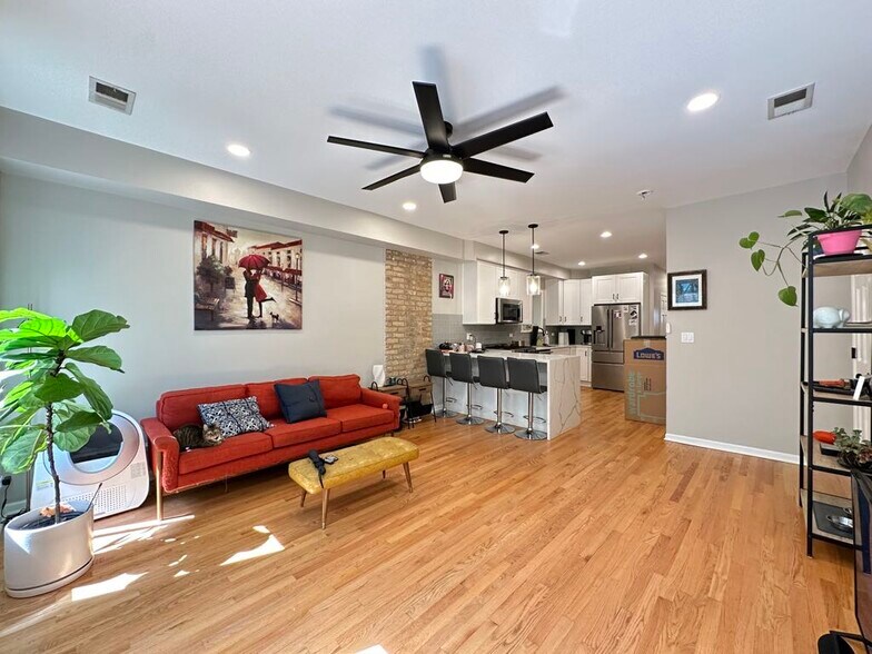 Building Photo - 1424 N Bosworth Ave