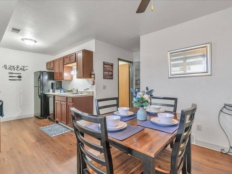 Primary Photo - Rapids Apartments