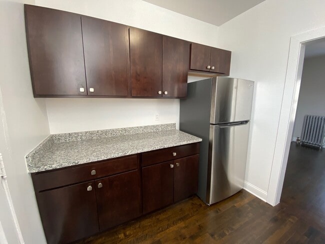 Building Photo - 730 Reba Pl