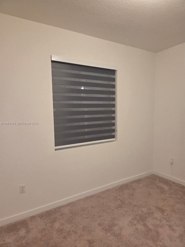 Building Photo - 540 NE 5th Terrace