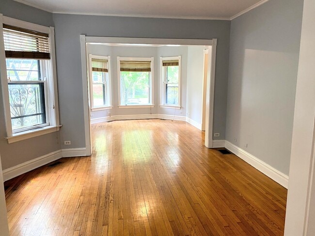 Building Photo - 5339 N Winthrop Ave