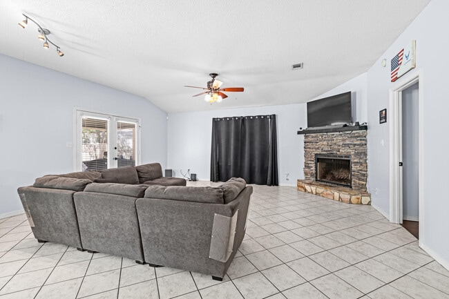 Building Photo - 470 Managua Way