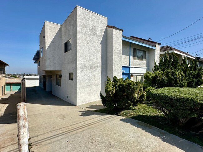 Building Photo - 1815 Armour Ln