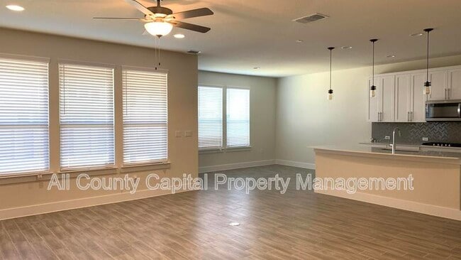 Building Photo - 13907 Osmarea Dr