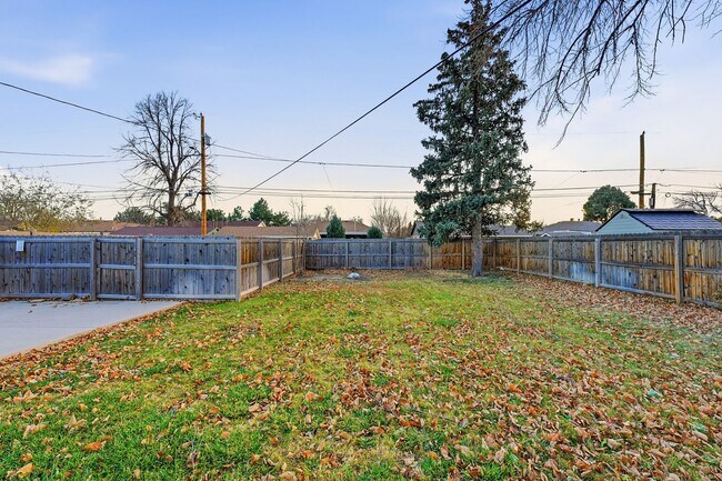 Building Photo - 5320 E Thrill Pl