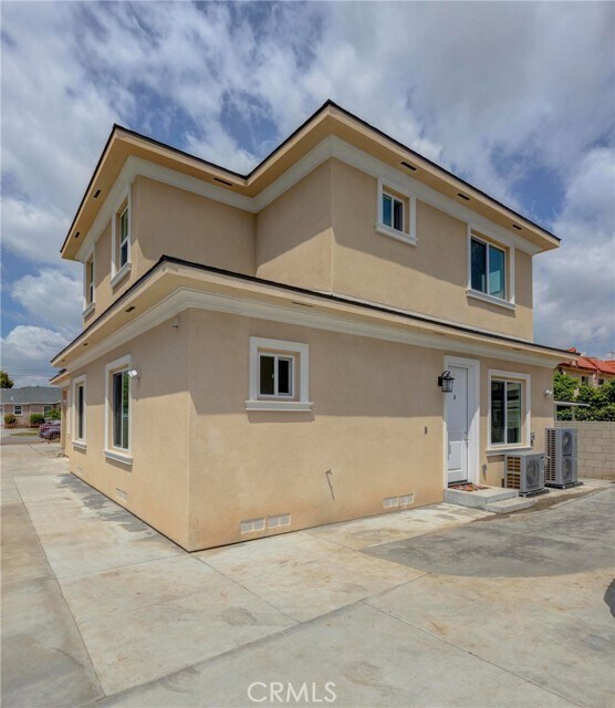 Building Photo - 3358 Angelus Ave