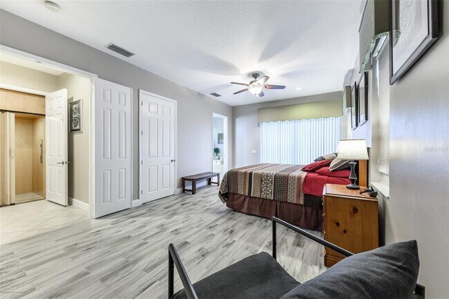 Building Photo - 10300 Tarpon Landings Terrace
