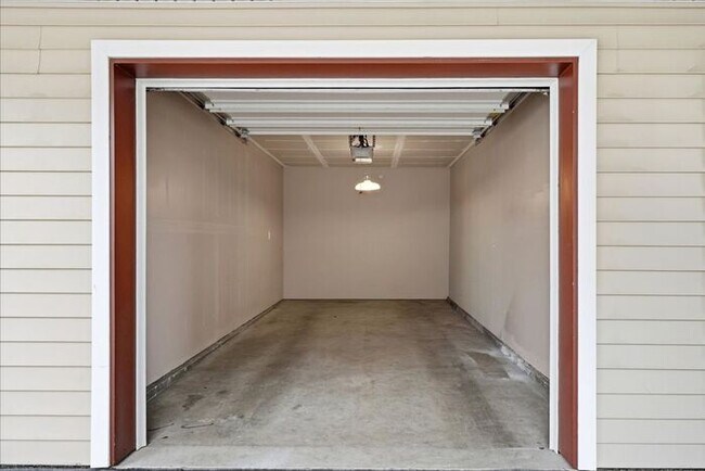 Building Photo - $1,995 • Modern 2BR Condo in Tanasbourne – Garage Included!