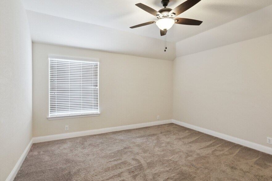 Building Photo - 5729 Fuder Dr