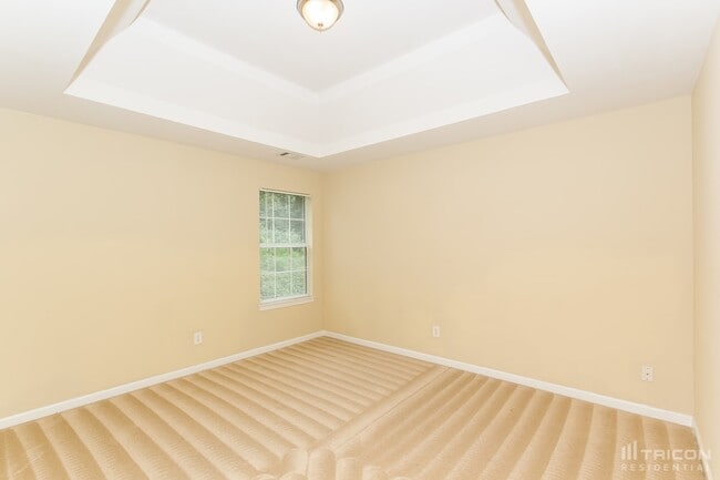 Building Photo - 6600 Pamplona Pl