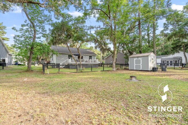 Building Photo - 40 Canopy Ln